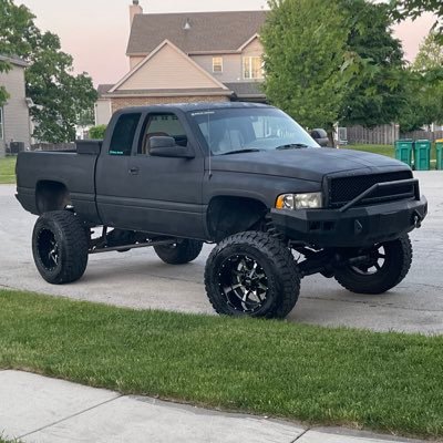 Part-time streamer, Full-time goofball // Cars🏎 // Computers⌨️ // Business Inquires: gbodyjake@gmail.com