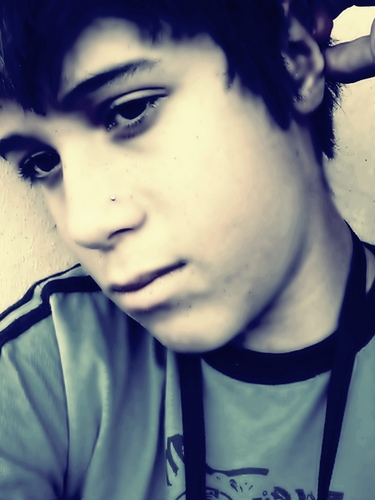 Mineirinho 14 anos gosto de fazer amizades sair com os amigos ir para festastomar milkshake comer banana sprit e etc ! follow -me ?