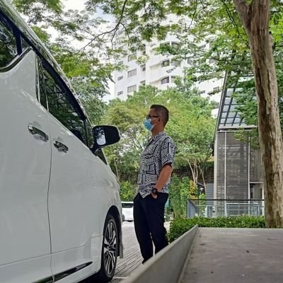 kita hanya manusia biasa tiada hak untuk menghukum sesama sendiri. :)