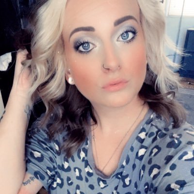 Mother of 2 beautiful girls 👭, Country girl 🐎 ❤, Licensed Cosmetologist, Special Education Parapro 💪🏼