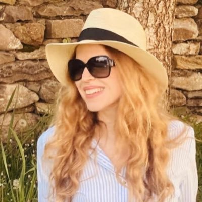 deirdremhayes's profile picture. 