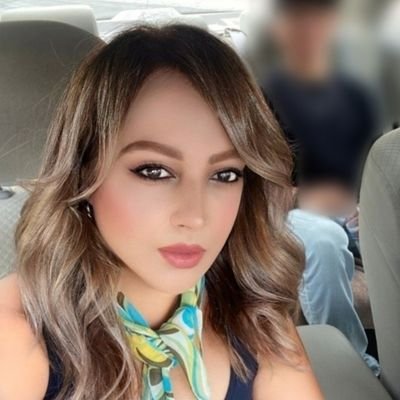 Mary32006582's profile picture. Llevo meses perdida en una mirada, ahogada en una sonrisa y enloquecida por unos labios que quisiera volver a besar... 💋