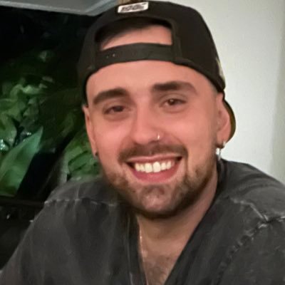 Women’s footy coach. Podcaster. Bang average right foot