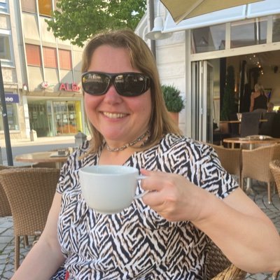 Full Professor of Pharmaceutical Chemistry and Bioanalytics. Protein mass spectrometry. I am a great fan of cross-linking. Please check @sinzandrea.bsky.social