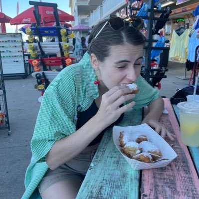 clairederr's profile picture. Actress/arts administrator but I mostly tweet about boys. She/her/hers.