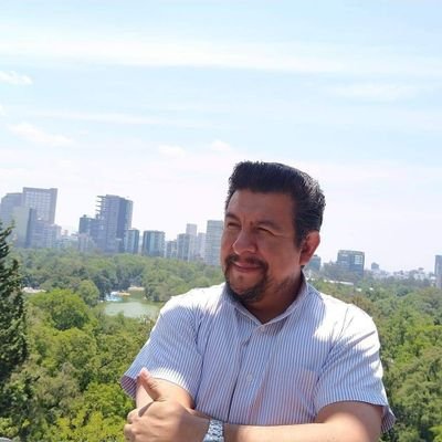 Admón Pública / Programador Informático / Social Media / Política