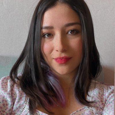 Ayudo a las abuelitas a cruzar la calle. No soy tan indecisa como parezco. Bueno sí, un poco. A veces. Pero bueno, no tanto, casi nada.