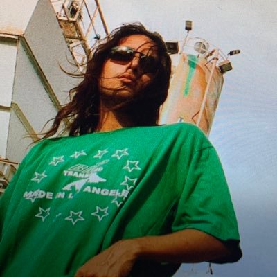 ••Photographer | Coral Ecologist | Marine Conservation •• The future rest in the hands of digital artist