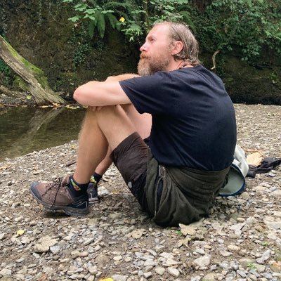 themcguills's profile picture. ‘Send out an SOS please, Come quickly, I'm marooned in monkeyland.’ #TheChameleons ✊🏻✊🏽✊🏽✊🏾🇬🇧🇮🇪🇵🇸 🐝Hit The North🐝