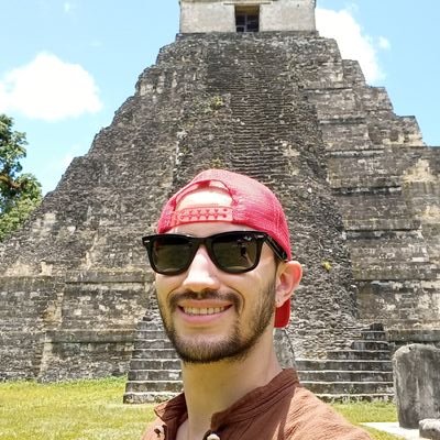 Amor por los animales, por la naturaleza y por lo cultural.
ingeniero de sistemas