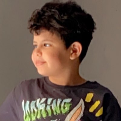 أمي لا اقتباس ينصفها، و لا نص يكفي للحديث عنها، هي الفضلُ، هي الخيرُ، هي الكل هي كل الأمان هي الحياه لي 🌹