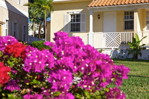 http://t.co/l8WNr0fhDd

Balmoral is a beautiful get away in the middle of the Bahamas.  We have condos at great prices.