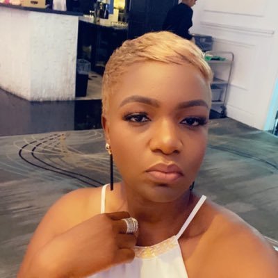 evekenzo's profile picture. 👩🏾‍🏫 French elementary • 🏃🏾‍♀️motivated ♥️ mum • 🎨✂️crafty • raising 3 handsome boys 🛹 🏈🎮 •• Ready for a new journey🎓✏️❤️