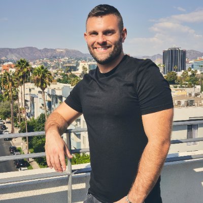 NY🗽➡️LA🌴 IG: vinnythegent_ Producer of https://t.co/fCIKjB1Z3m 🎬 Ent. Industry Entrepreneur 🎼 Talent Manager: @bohemiagroup1
If you're an artist. Let's connect!