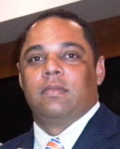 Pedagogo, Mestre de Cerimônias para eventos sociais, públicos ou privados, Músico, baterista e Membro da ADBR Natal, Casado com Sarah e pai da Samara e do Saulo