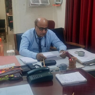 Retd Government Officer,like to spend time with family and friends..