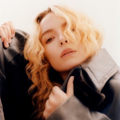 pics of jodie comer and jodie comer only