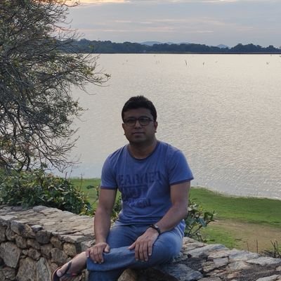 DasunSameera's profile picture. Medical Doctor, Buddhist & Sri lankan.