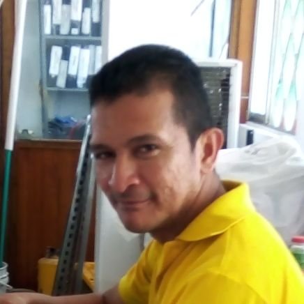 Soy tecnico en operaciones comerciales soy alegre espontaneo me gusta la rumba y el deporte sobre todo el futbol y tengo una familia hermosa