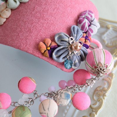 yurairo_no_toki's profile picture. 簪を普段使いする夢語り小物作家。
「揺色ノ刻」の色と時間をそっと纏う装い。
「心色模様」あなたの小さな“揺れるひととき”に寄り添います。
HNは紅琥(kouko)
creema→https://t.co/CfvzutKZQ2
Instagram→https://t.co/huRYimx9Ho
ドール→ @beni_kouko