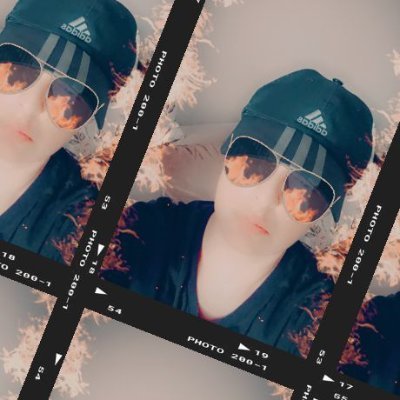 adım umut evet trans bir erkeğim
büyüklerimiz her zaman şunu söyler, o evin çatısına girmeden bilemezsin, bu yüzden bilmeden kimseyi yargılamayı. 🌈🌈