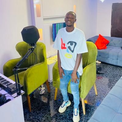 I chase my dream according to my own way