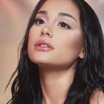 noticias de ariana grande (español)