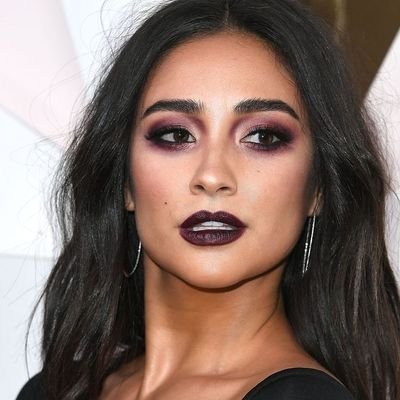 Daughter of Loki & Brunnhilde. Goddess. Chaotic. Violent. Charming. Warrior. Princess. Psyco. Ender of human race.~Brought to you by #ᎵuოᎵКᎥภᏕ~ FC:Shay Mitchell