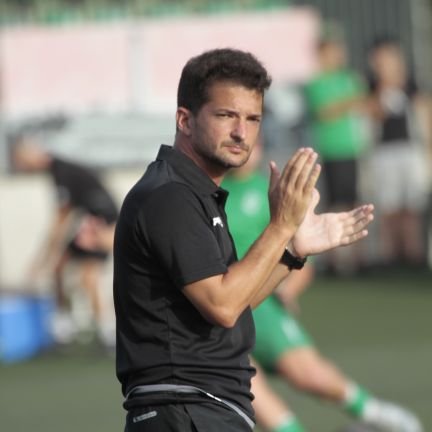 👨‍🏫Graduado en CAFE ⚽Segundo entrenador JA @ue_cornella
⚽Coach @kaptivasports                  ⚽Dir de metodología @cfumirasolbaco