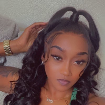 shitthatsLiyah's profile picture. AL 🛫 TX IG|@shitthatsLiyah Anybody that ever love me S T I L L loves me. 😇