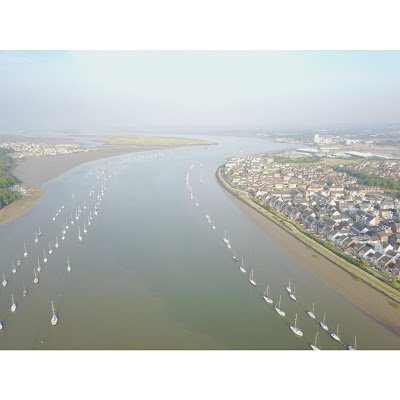 DroneMedway's profile picture. 