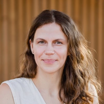 Head of e-learning @NPI_CR | Lecturer @kiskffmu | EdTech speaker | Ph.D. in philosophy | Mom of 4.