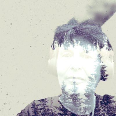 Vihh14's profile picture. I am whathever I am!                                Tweets in english & portuguese. Instagram as @vihh14