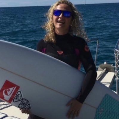 #Surfer #Snowboarder #surfistalomanista Sister of @chrissurf__ #SaveOurOceans