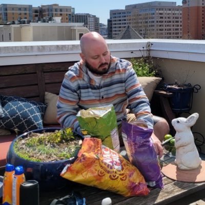 ItsThatJerkDan's profile picture. America has only three cities: New York, San Francisco, and New Orleans. Everywhere else is #Cleveland.