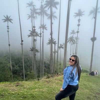 GeliManrique24's profile picture. 👩🏼‍🏫 | Licenciada en Ciencias Sociales 🎓
...
📚 | Magíster en Educación 💚  Universidad Externado de Colombia