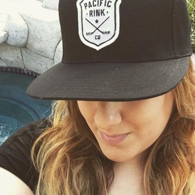 I’m the girl cheering on the typical scumbag LA Kings but Jonathan Quick has my ᥫ᭡ #₃₂