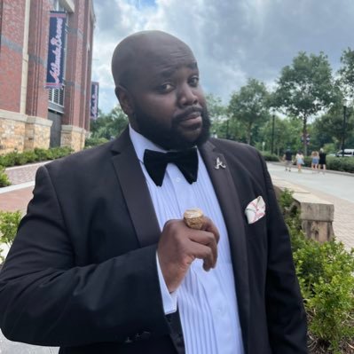 Classically trained Operatic #Tenor, @Braves soloist, and Professor at @Morehouse College '03. 📧Tenor.Timothy.Miller@gmail.com  #bravescountry #morehouseman