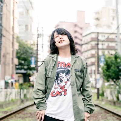 涙が出そうになるくらい生きようぜ the Brave Deer (@thebravedeer)の詩歌唄謳 from 1997 今年はちゃんとしたカヌレが食べてみたい 阿佐ヶ谷カラオケ屋さんの店長