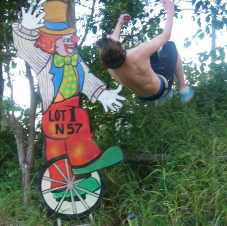 my name is brendan i like ding parkour,freerunning flips in genral andd i ride motocorss and bmx
