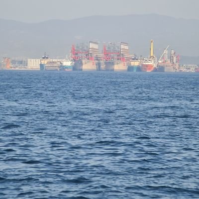 Tozluajanda's profile picture. Kendime ait notlarımdır.
Duyduklarının hiçbirine inanma,gördüklerinin yarısına inan..BİLGİ GÜÇTÜR..