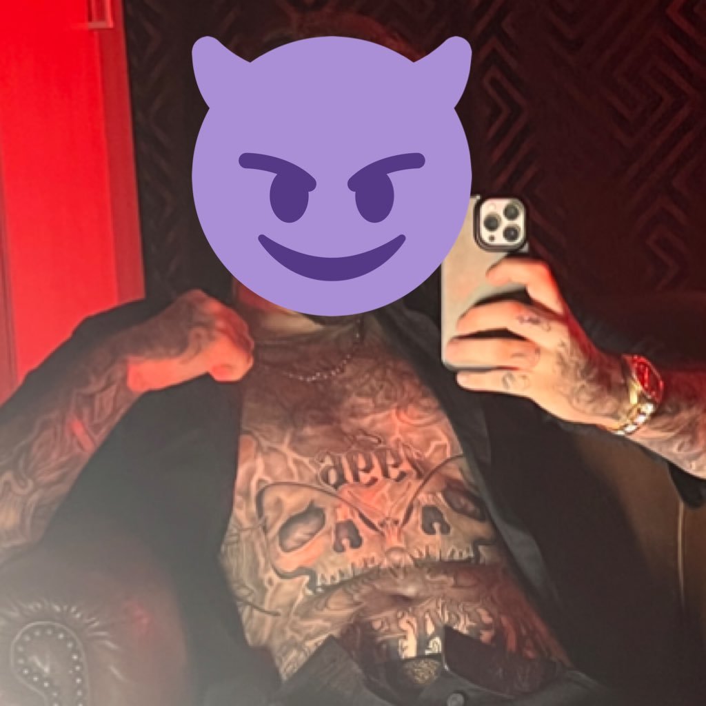 to see fully uncensored Pics & Vids, sub to my link in the bio 😈 light teasers on twitter , everything is shown on OF 🔥 only replying to DM’s if involves 💵