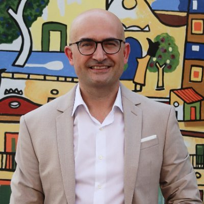 tonisaura's profile picture. Soy Toni Saura. 🏫 Alcalde d'Alaquàs (Valencia). 📚 Enginyer i professsor. 🌹Socialista ❤️