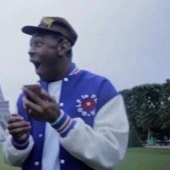 omg_im_a_khlown's profile picture. I love listening to Khalid and The Weeknd but I don't consider myself a stan. I LOVE READING LIKE OMG
Sagittarius ♐ 

cr: gone girl