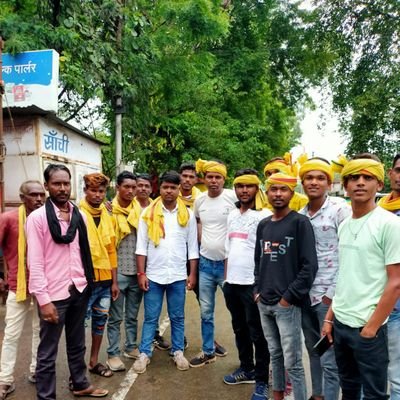 MhuniyaBadrilal's profile picture. आदिवासी बचाओ जल जंगल जमीन बचाओ 
पेसा जरुरी नही मानव जीवन जिने के लिए जल जंगल जमीन जरुरी 🙏🙏