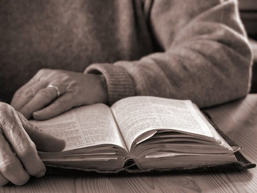 Estudios bíblicos, Sermones, Devocionales, Notas, Imágenes, Letras y Alabanzas para que puedas conocer más de Dios en tu vida. Reunimos las mejores fuentes.