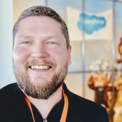 Father of two, husband of one. Atheist, feminist, treehugger, antifascist, ally, marketer. 🇩🇪 living abroad 🏴☠️🇸🇪🇺🇸🇮🇪 Views = mine 👨💻☁️