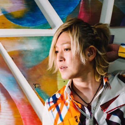 ノーメイク所属アーティスト。NHKみんなのうた、フジTV『バイキング』『奇跡体験!アンビリバボー』等多くのTV番組テーマ曲を担当。AKB48映画の全劇中音楽やクロちゃん楽曲、各地の観光大使や親善大使の楽曲等多ジャンルを制作。今夏はLAにてAnime Expo 2023出演、バンコクで開催の日本博2023にも出演が決定!
