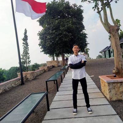 Tetaplah menjadi manusia yg baik walaupun kau tidak diperlakukan dengan baik