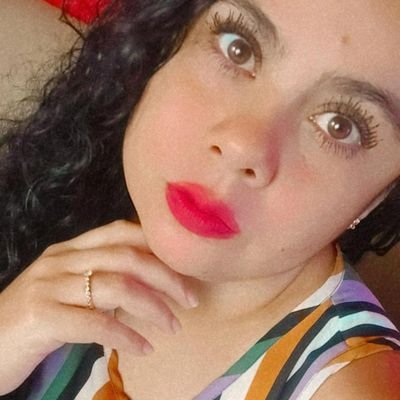 VethYas's profile picture. no le entiendo a Twitter pero aquí andamos 😅☺️